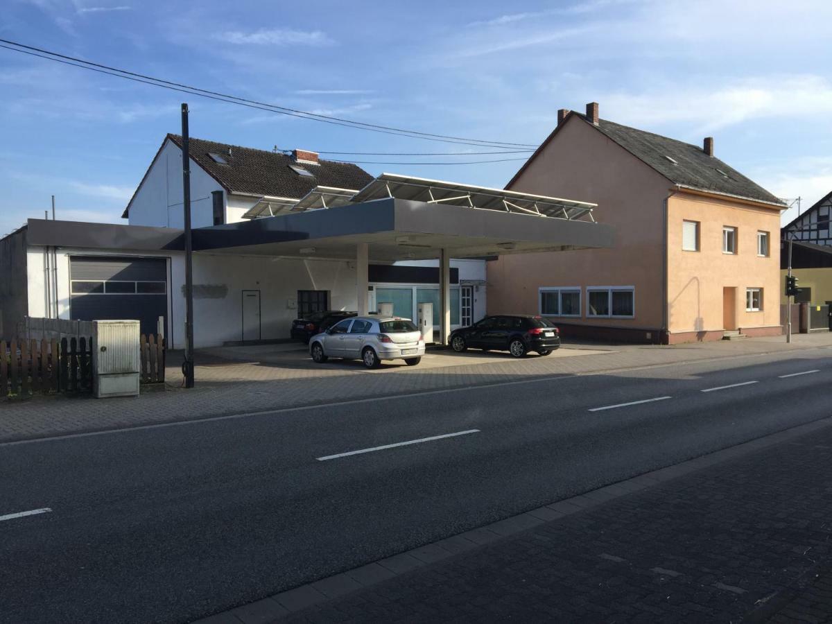 Alte Tankstelle Daire Strassenhaus Dış mekan fotoğraf